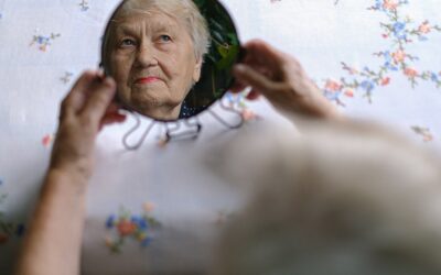 How to Deal with a Narcissistic Parent: 8 Essential Tips